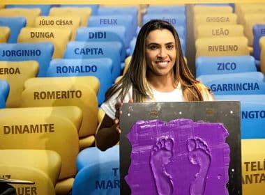 Melhor do mundo, Marta se torna 1ª mulher a deixar marca na calçada da fama do Maracanã