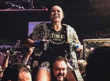 Amanda faz história ao conquistar o segundo cinturão do UFC: 'Me ajudem a acreditar!'