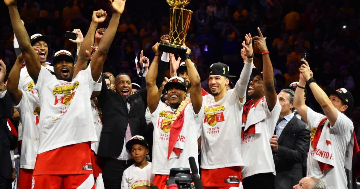 Raptors se torna o 1º campeão canadense da NBA; eleito MVP, Kawhi destaca apoio do time