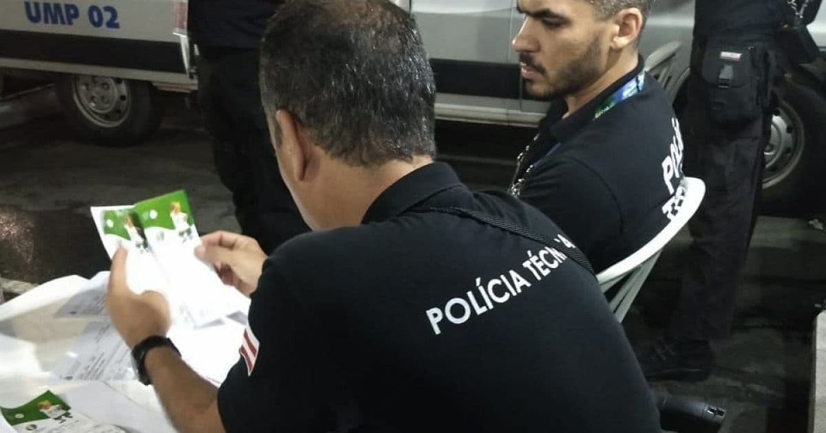 Polícia apreende ingressos do jogo do Brasil com indícios de adulteração