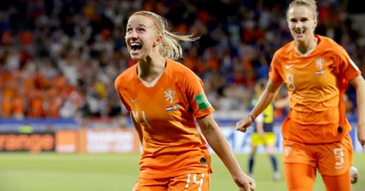 Com gol na prorrogação, Holanda bate Suécia e pega EUA na final da Copa do Mundo 