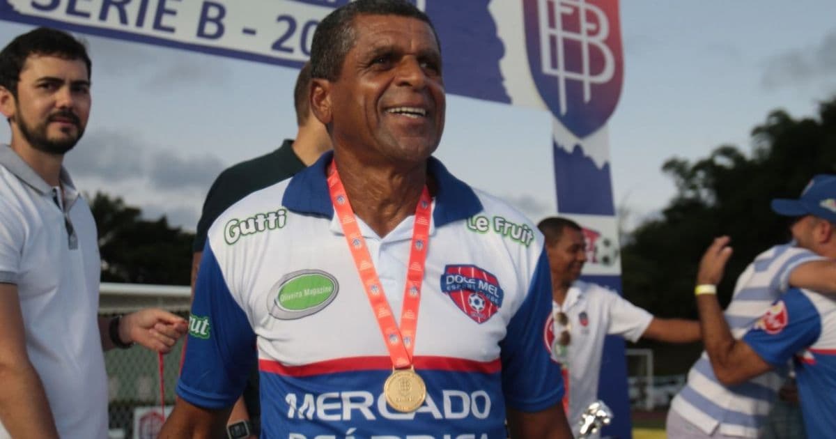 Presidente do Doce Mel confirma renovação do técnico Elias Borges 