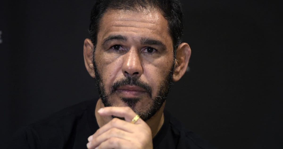Com lesão nas costas, Rogério Minotouro está fora do UFC São Paulo