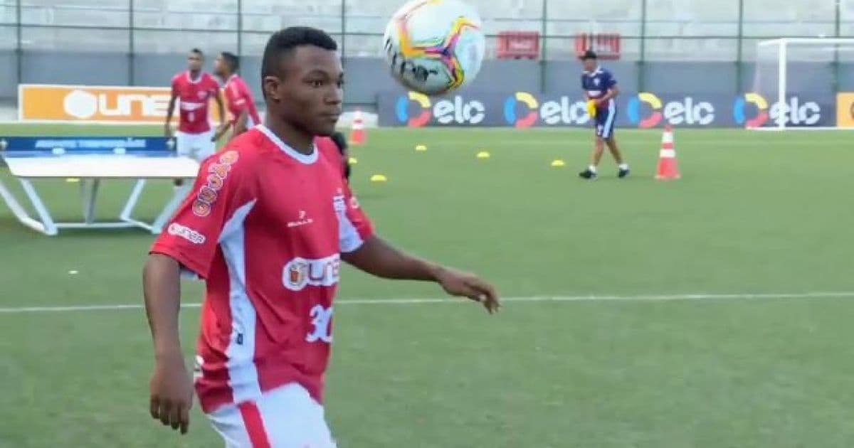 Fabrício Neguinho, do Bahia de Feira, se destaca como jogador mais jovem do Baianão 