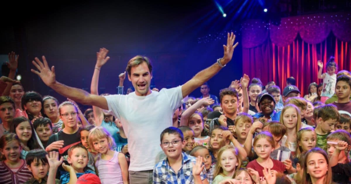 Federer doa 1 milhão de dólares para ajudar famílias na Suíça em meio a pandemia