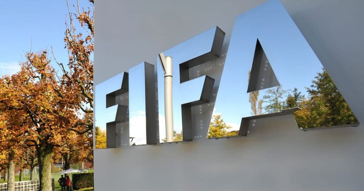 Fifa deve prorrogar contratos de jogadores e ajustar datas das janelas de transferência