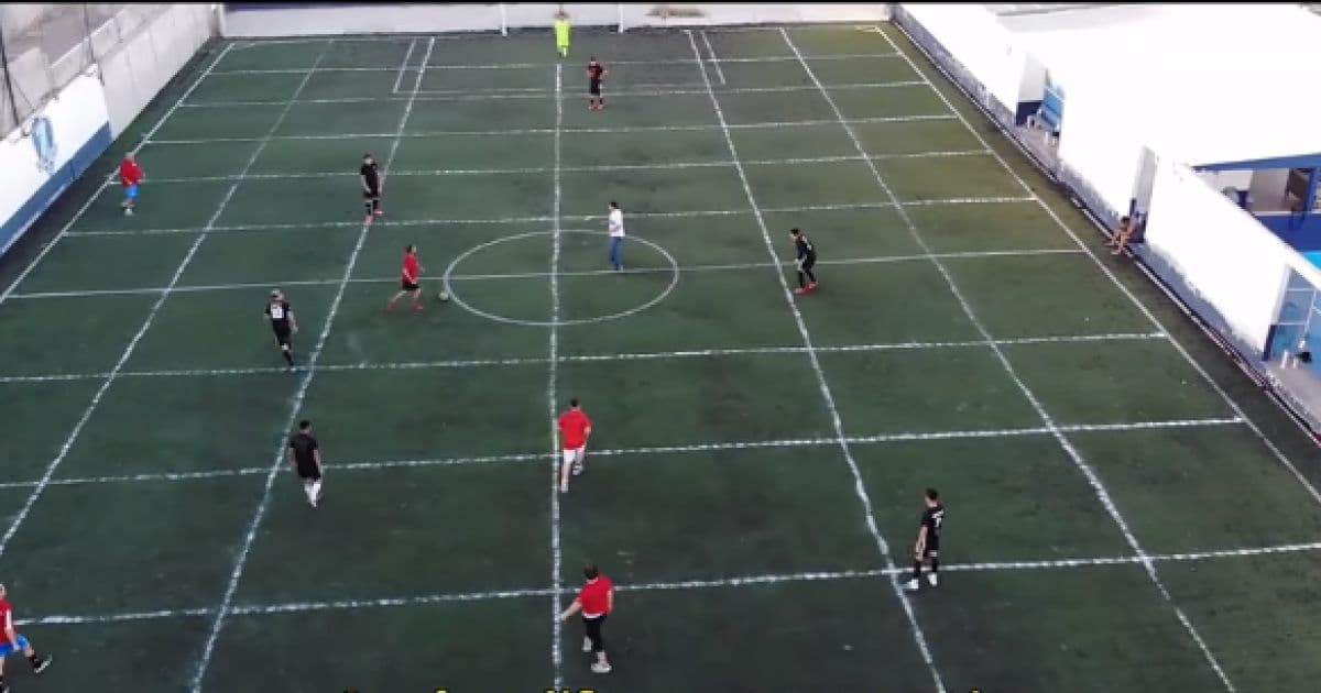 No México e na Argentina equipes criam limites no gramado para manter jogadores afastados