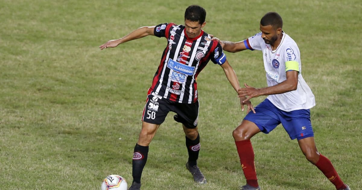 Gramado faz Magno Alves preferir jogar em Pituaçu: 'Carneirão não está para jogo'