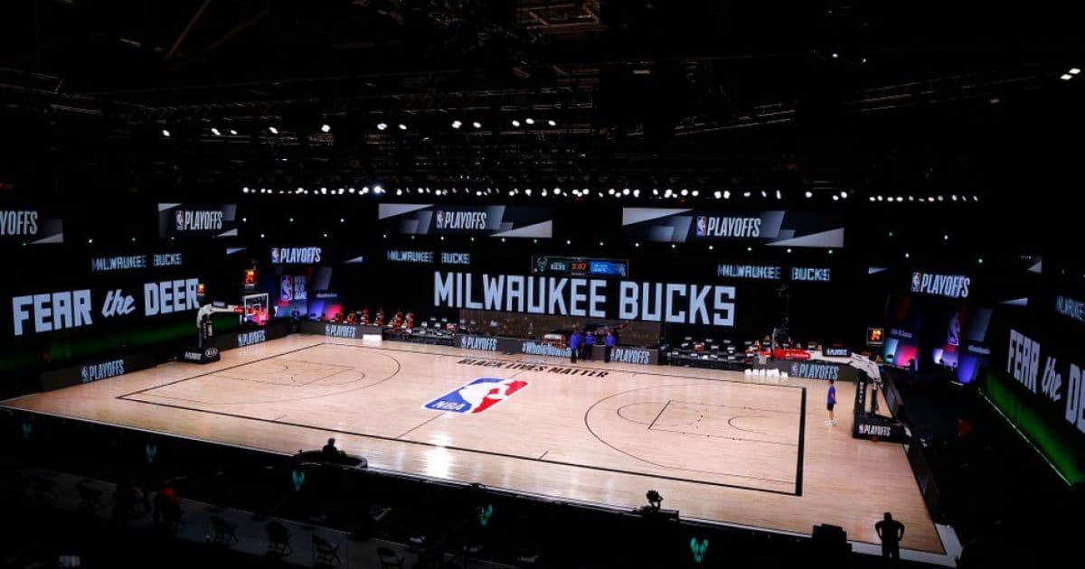Protesto na NBA: Milwaukee Bucks boicota jogo dos playoffs contra violência policial aos negros