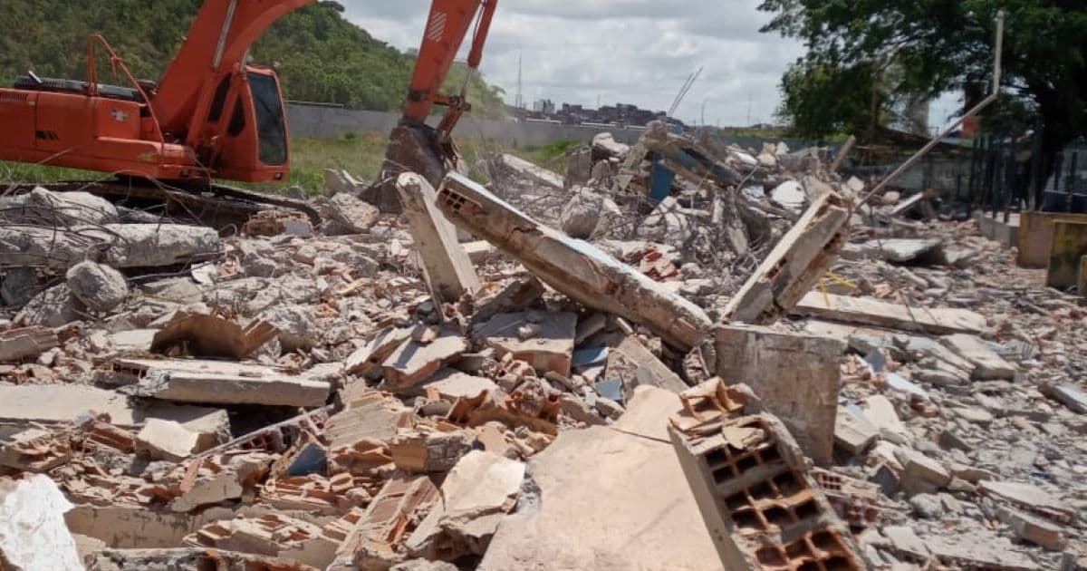 Arquibancadas do Parque Santiago são demolidas durante obras no CT do Galícia 