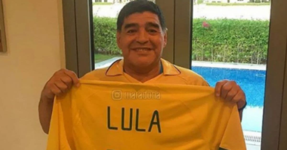 Contêiner esquecido de Maradona guarda itens de colecionador do astro argentino 