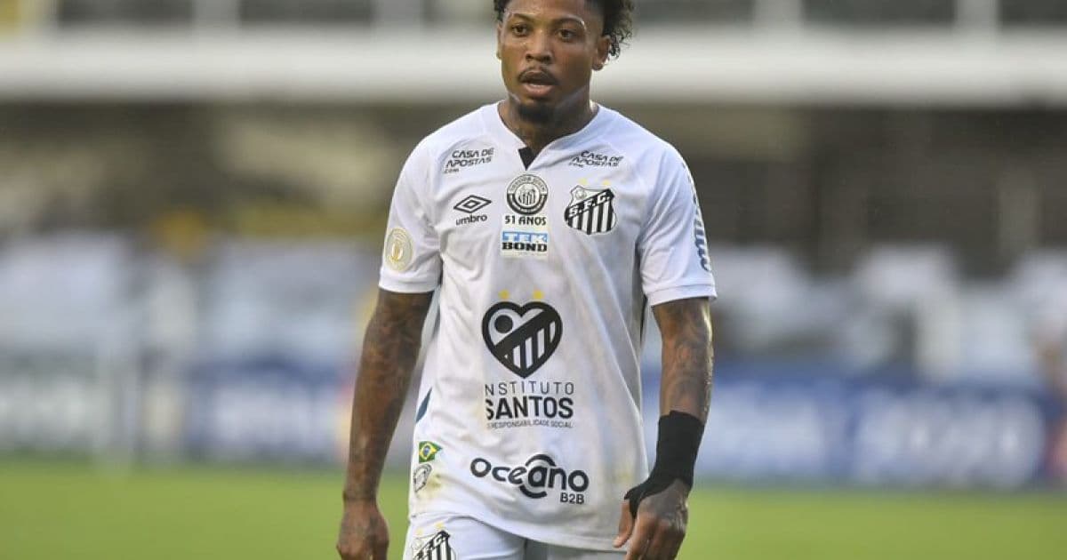 Marinho testa positivo para Covid-19 e desfalca o Santos contra o Bahia