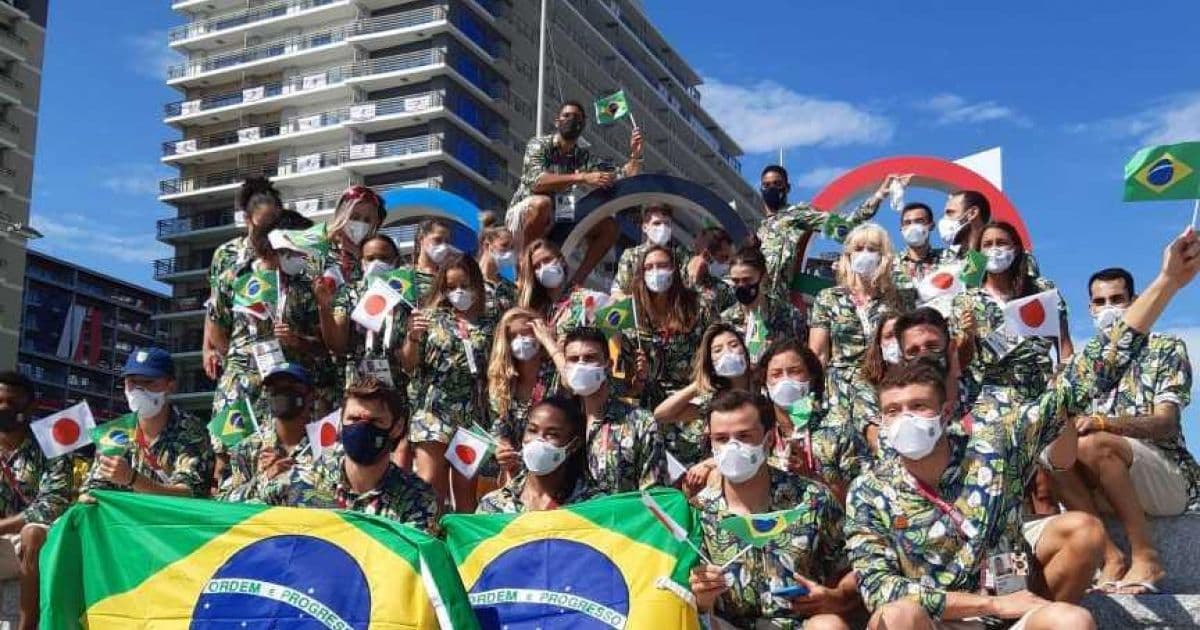 Com delegação enxuta na abertura, atletas brasileiros fazem desfile na Vila Olímpia