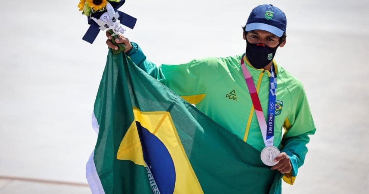 Kelvin Hoefler é prata no skate street e Brasil conquista a 1ª medalha em Tóquio