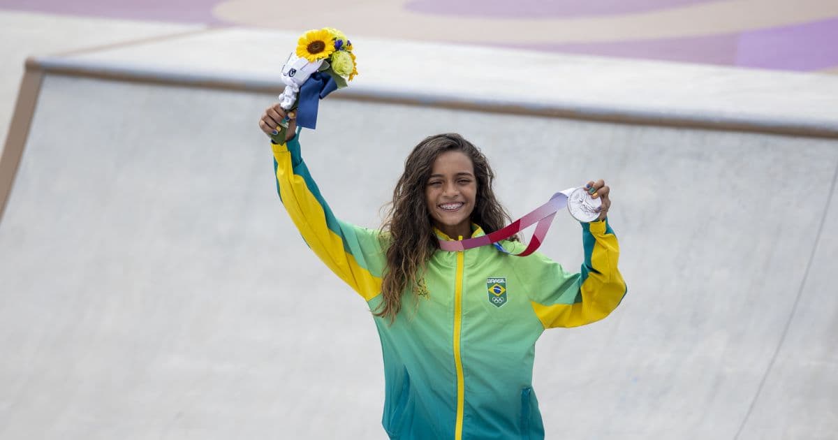 Rayssa Leal faz história e ganha a medalha de prata no skate street