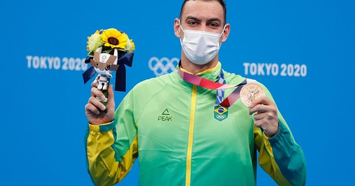 Fernando Scheffer surpreende e conquista a medalha de bronze na natação