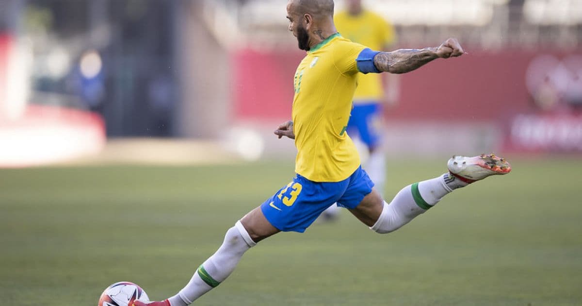 Daniel Alves elogia seleção após vitória nos pênaltis: 'O destino queria assim'