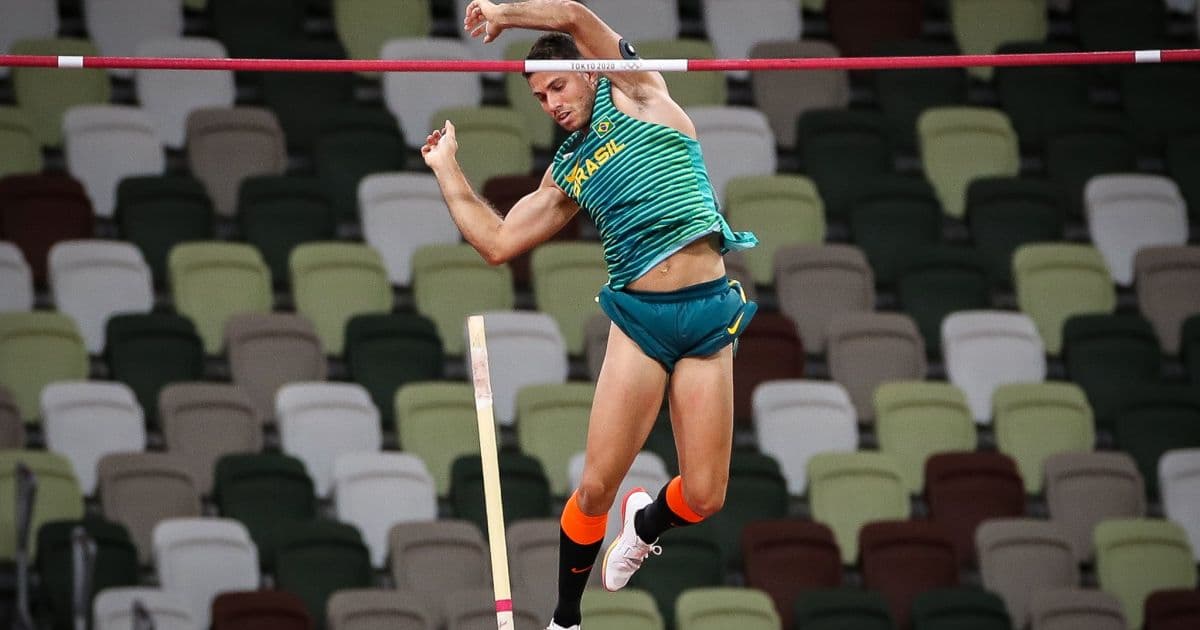 No salto com vara, Thiago Braz conquista a medalha de bronze para o Brasil em Tóquio