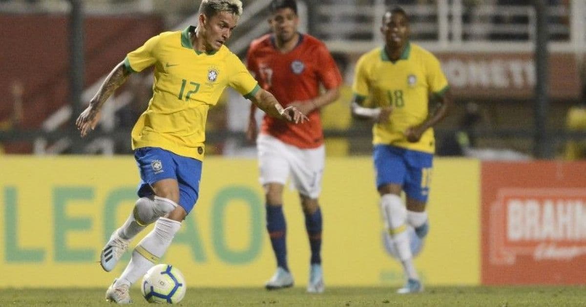 Tite convoca Artur, do Bragantino, para os jogos do Brasil contra Argentina e Peru