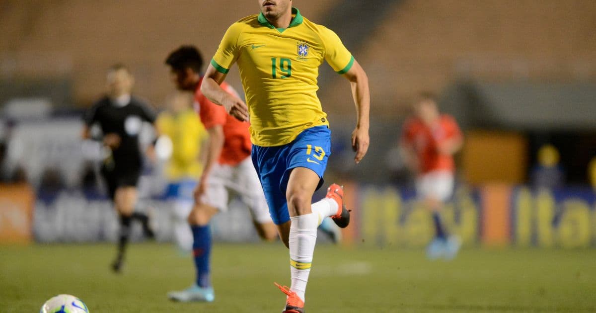 Seleção Brasileira convoca atacante Arthur Cabral para o lugar de Matheus Cunha