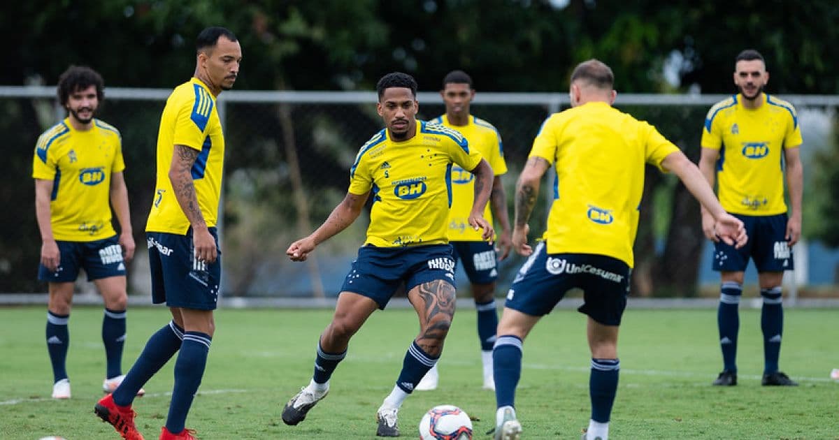 Com salários atrasados, jogadores do Cruzeiro anunciam greve