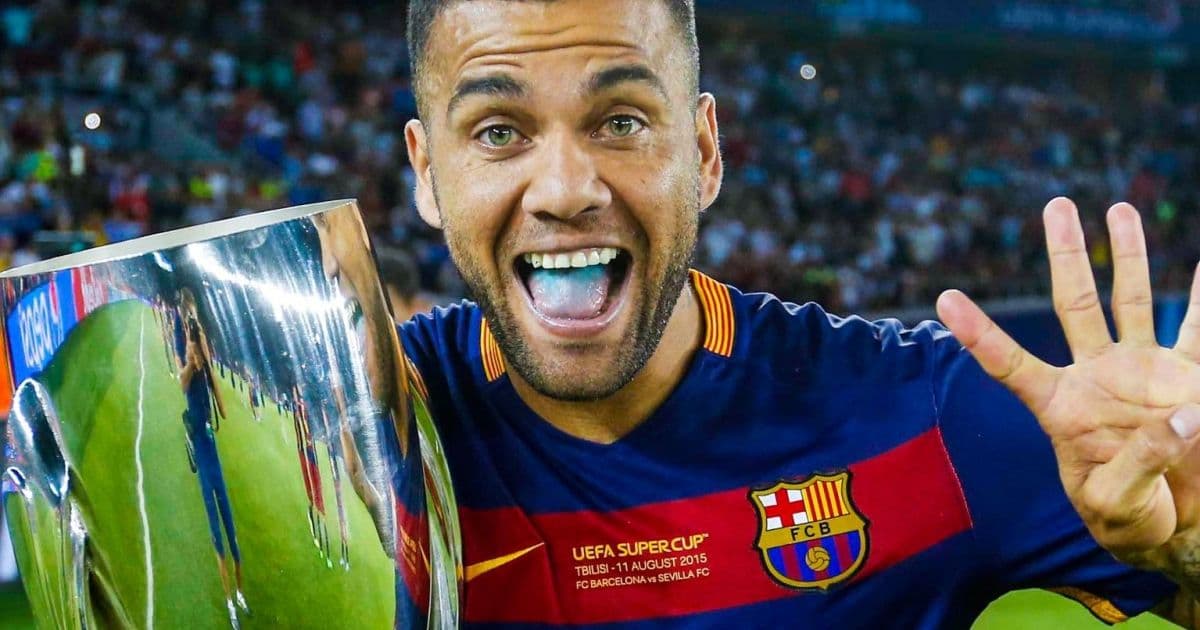 Anunciado pelo Barcelona, Daniel Alves quebrará recorde no 1º jogo da reestreia