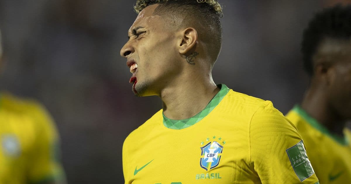 Seleção Brasileira: Raphinha leva cinco pontos na boca após cotovelada de Otamendi