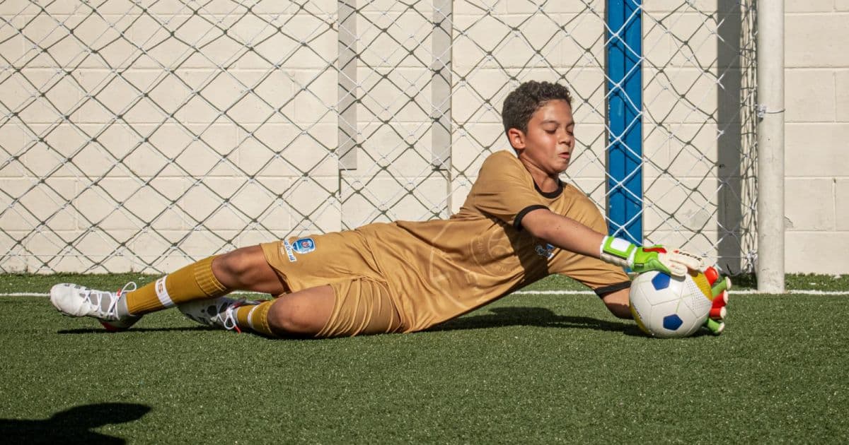 Baiano de 11 anos será o goleiro do Brasil no torneio mundial da PSG Academy 
