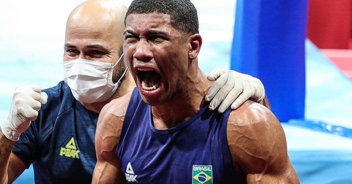 Hebert Conceição bate peso e está pronto para estreia no boxe profissional 
