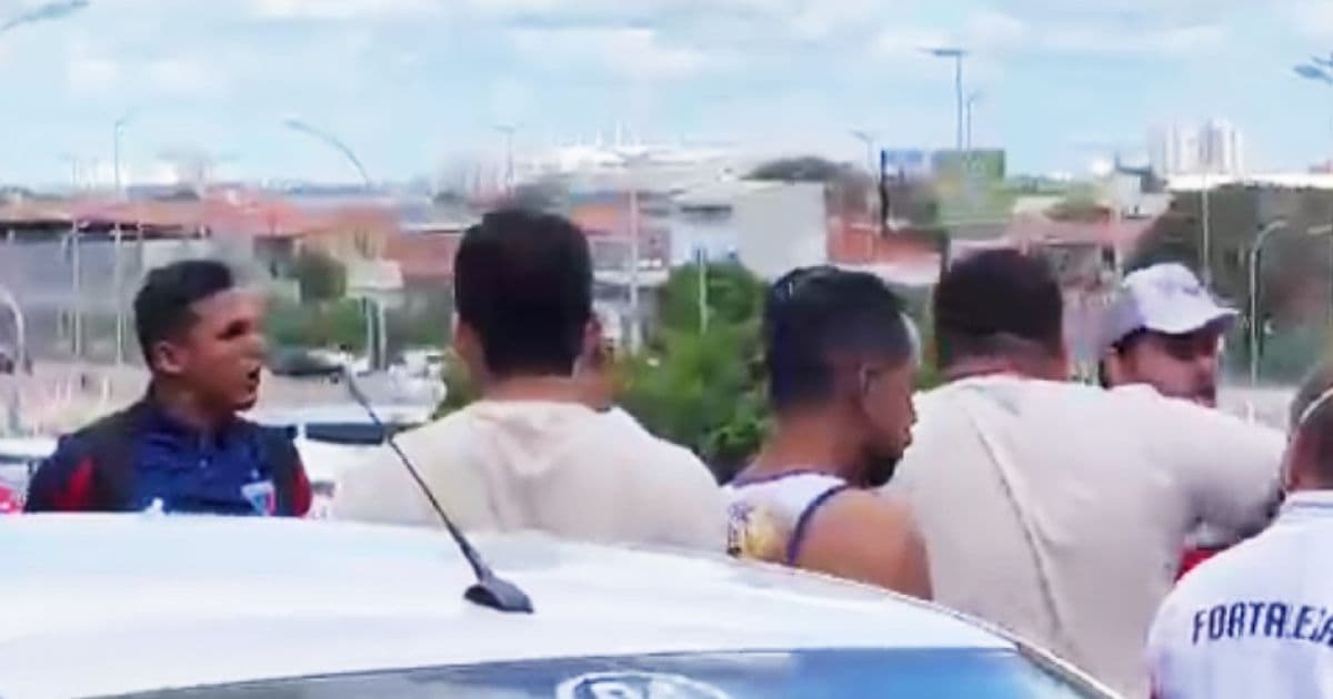 VÍDEO: Após derrota para o Avaí, atacante do Fortaleza é agredido por torcedor com capacete