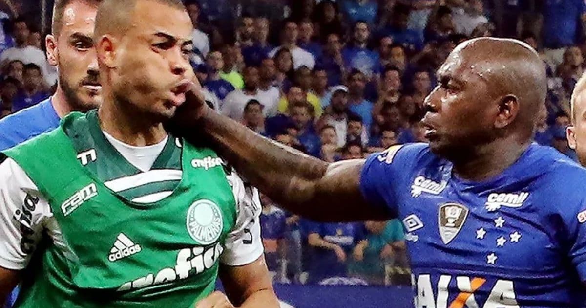 Ex-Cruzeiro, Sassá se diz arrependido por soco em Mayke: 'Fiquei fora do bicho da final'