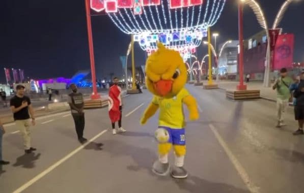 Imagem sobre Rolê em Doha: mascote da Seleção, Canarinho causa euforia no Catar