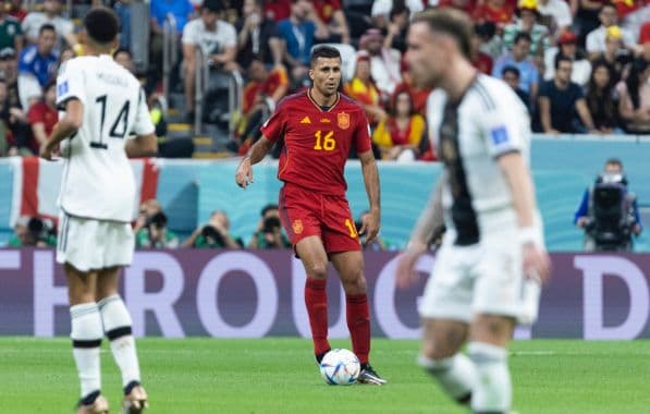 Imagem sobre Após empate, zagueiro destaca desespero da Alemanha e diz que gol sofrido pela Espanha foi azar