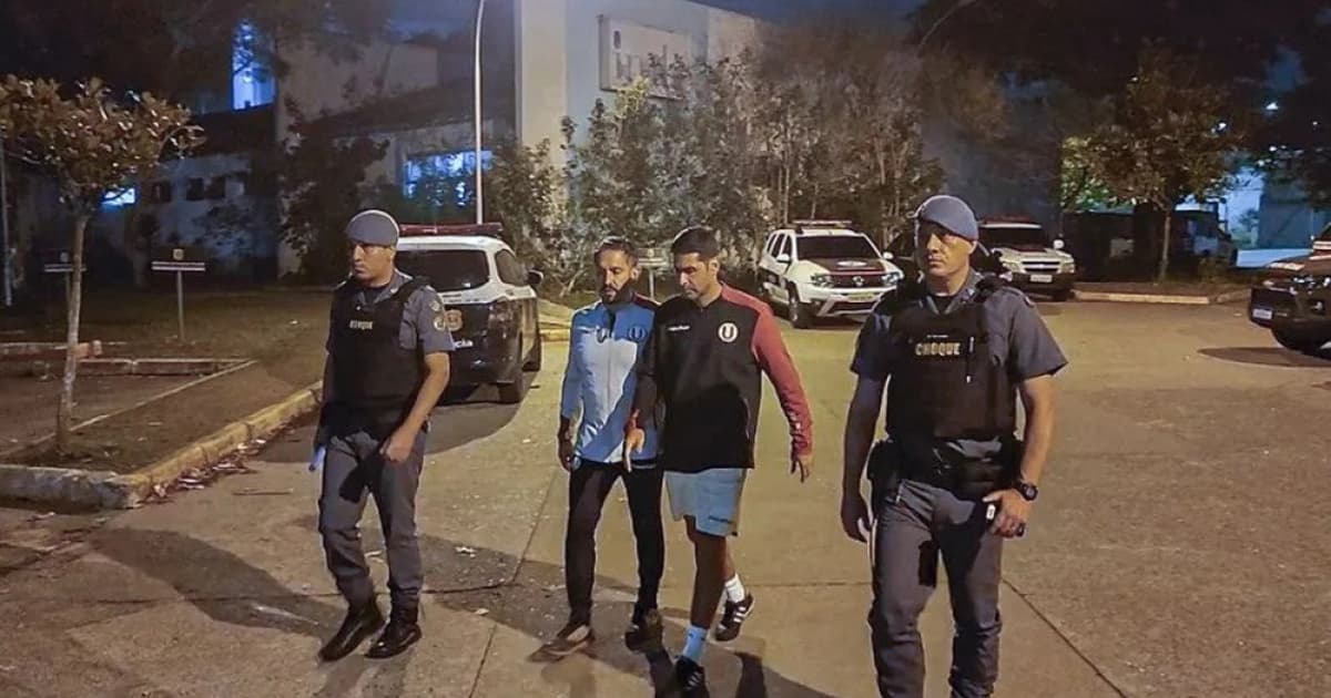 Sebastian Avellino Vargas, preparador físico uruguaio do Universitário, foi preso por atos racistas em jogo contra o Corinthians