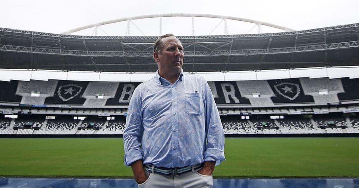 CEO da SAF do Botafogo, John Textor critica adiamento do jogo contra Fortaleza: "Constrangedor"