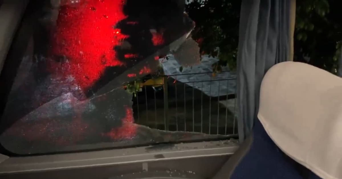Vídeo mostra estrago deixado no ônibus do Fortaleza após atentado sofrido na saída do jogo contra o Sport, confira