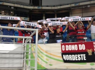 &#039;Diretas Já&#039;: Torcida do Vitória leva faixas e protesta na Arena das Dunas