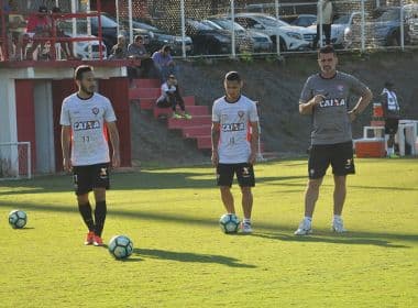 De olho no Corinthians, Vitória trabalha posicionamento e bola parada
