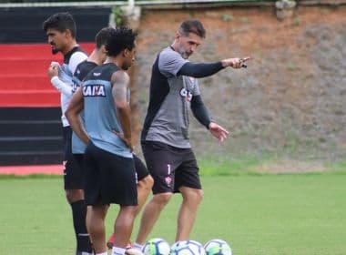 Com caras novas, Vitória encara o Paraná no reinício do Campeonato Brasileiro