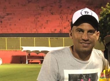  Neto Baiano assiste jogo no Barradão e diz que vai encerrar a carreira no Vitória