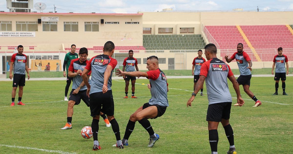 Com treino recreativo no Adauto Moraes, Vitória finaliza preparação contra Juazeirense