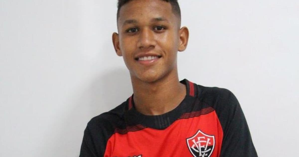  Volante do Vitória, José Breno comemora convocação para a Seleção Brasileira Sub-15
