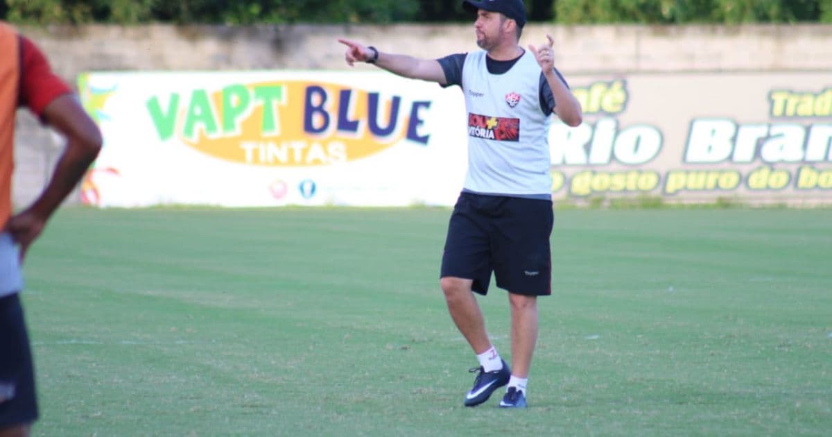 Osmar Loss prioriza ajuste do sistema defensivo do Vitória