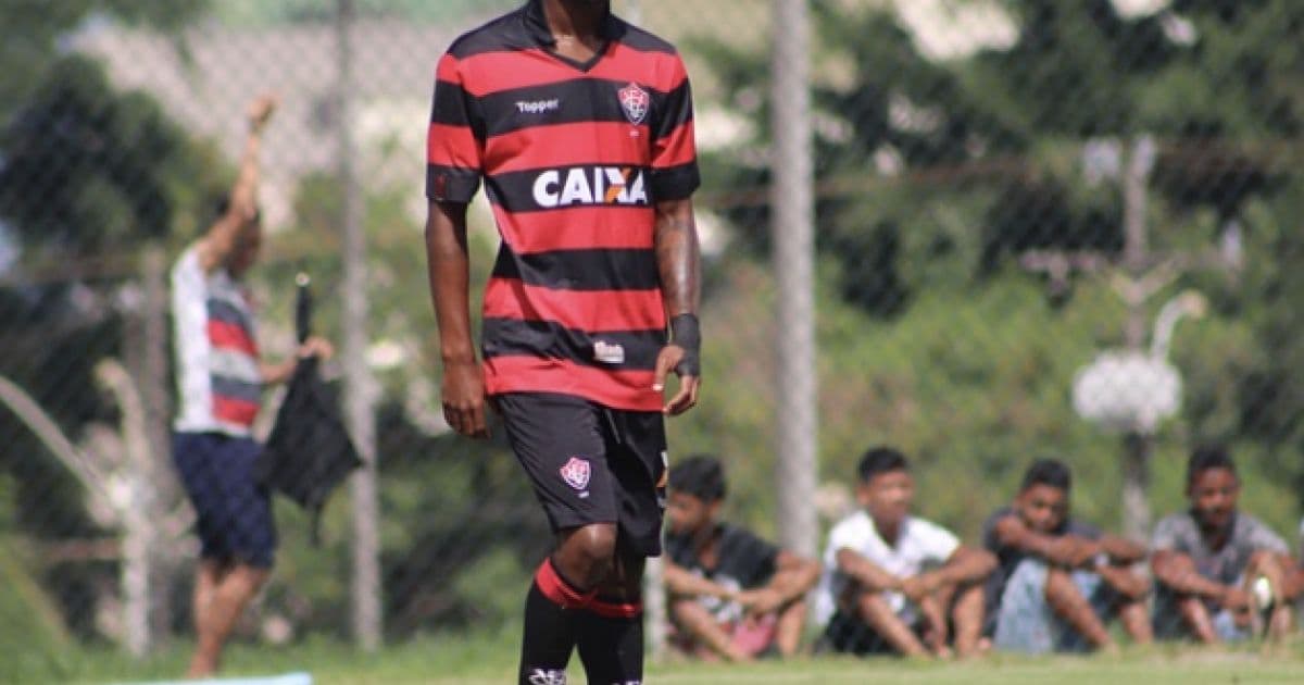 Joia da base do Vitória, lateral Eduardo atrai interesse do Palmeiras