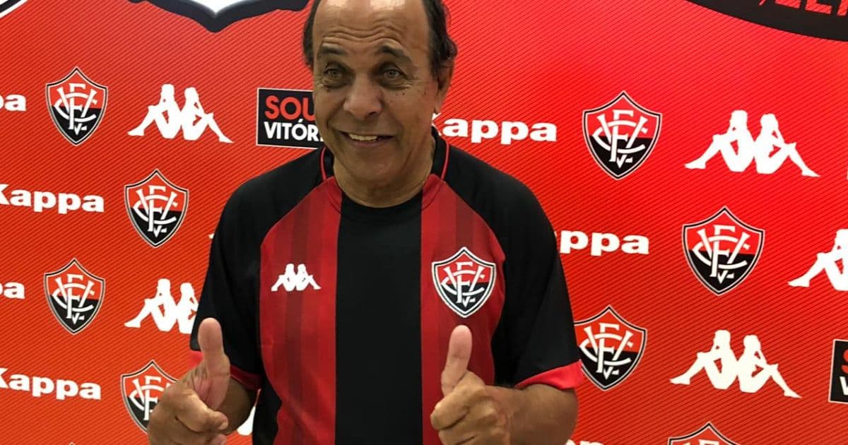 André Catimba aprova nova camisa do Vitória e dá conselhos para o elenco