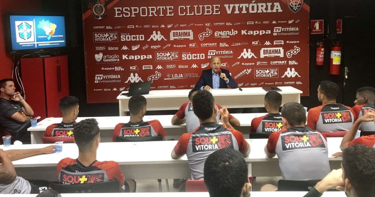 Jogadores do Vitória participam de palestra sobre doping no esporte