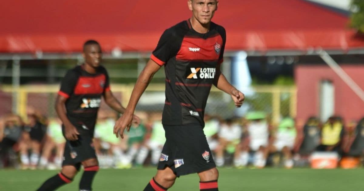 Após venda para o Athletico, Vitória fica com 40% dos direitos de Léo Gomes