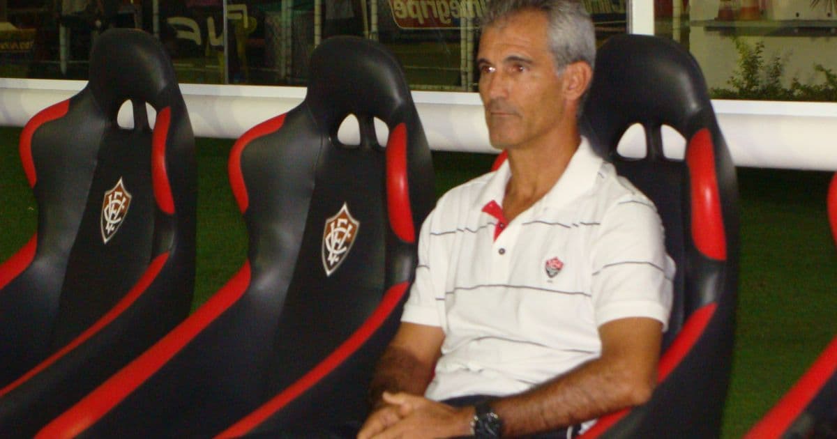 Carlos Amadeu é novo técnico do Vitória para a sequência da Série B