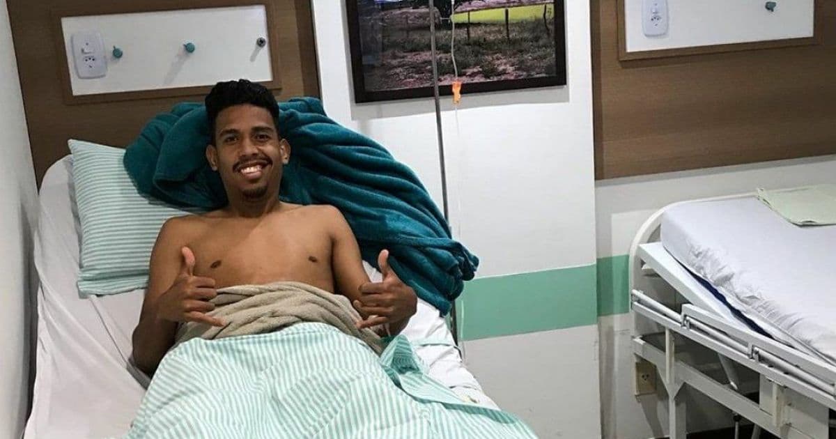 Cirurgia no joelho do lateral Jonathan Bocão é considerada um sucesso