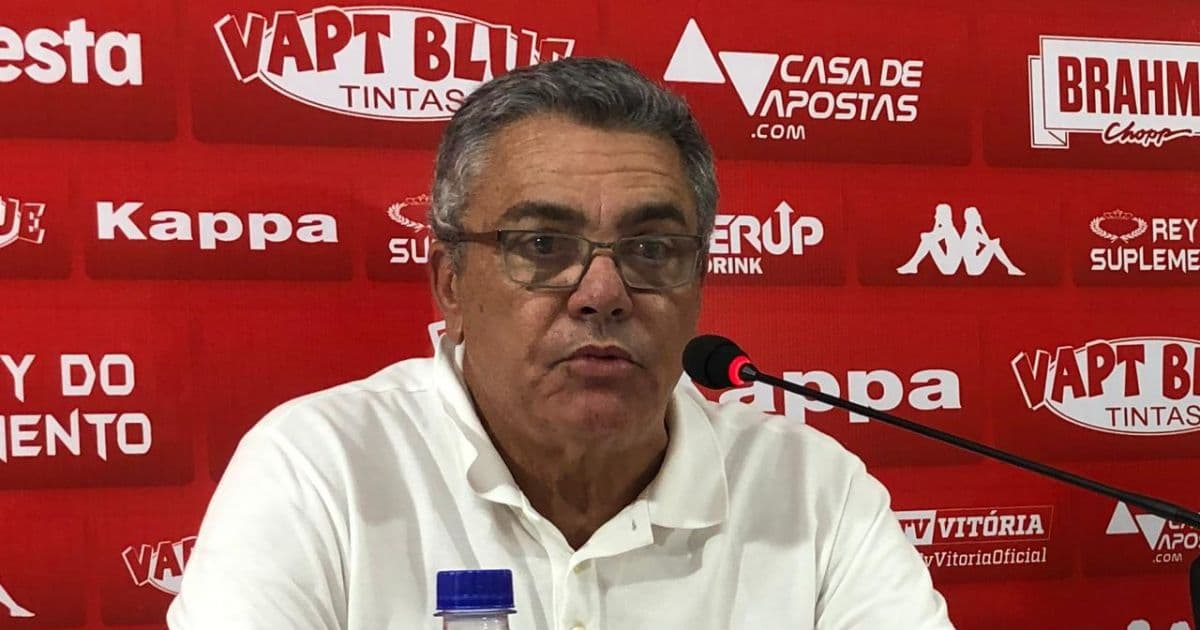 Paulo Carneiro solta o verbo e ameaça arbitragem após empate com a Juazeirense
